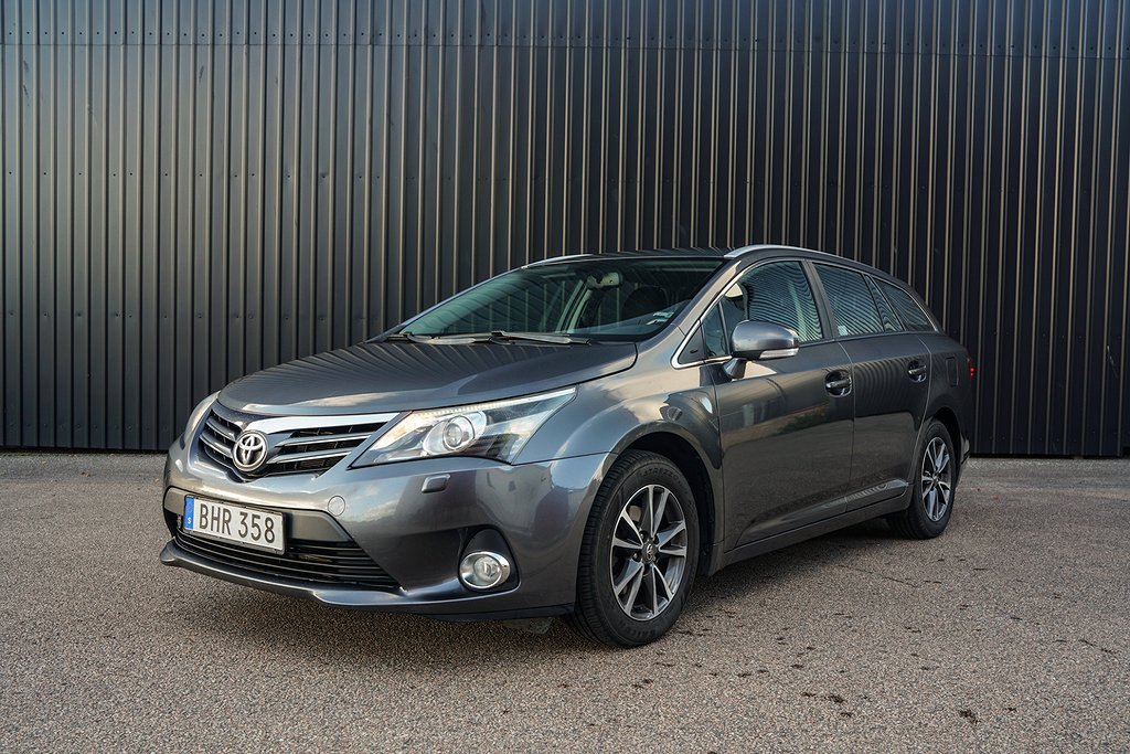 Toyota Avensis Kombi 1.8 Valvematic Business - Ny koppling!