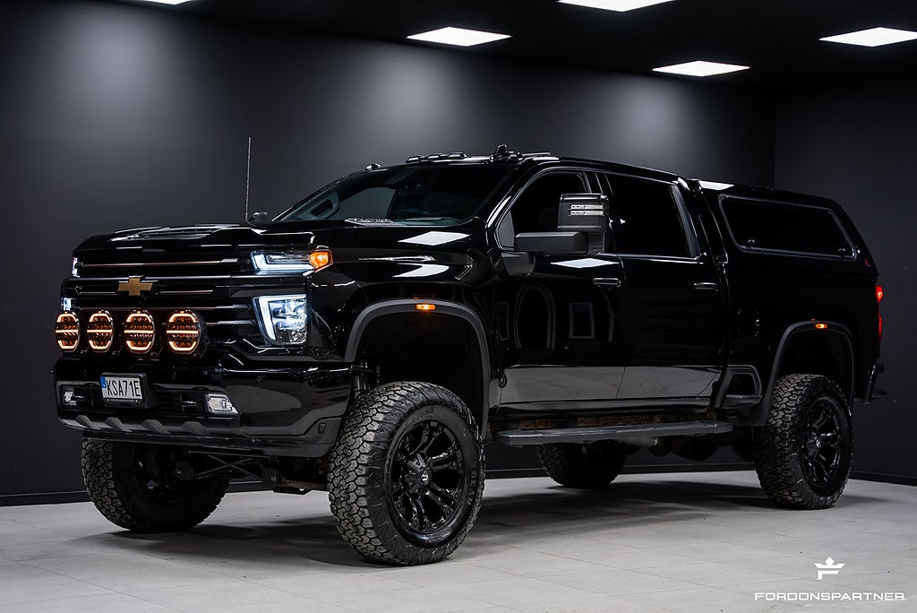 Chevrolet Silverado 2500 HD Crew Cab 6.6 V8 DURAMAX PÅKOSTAD HÖJD KÅPA MOMS