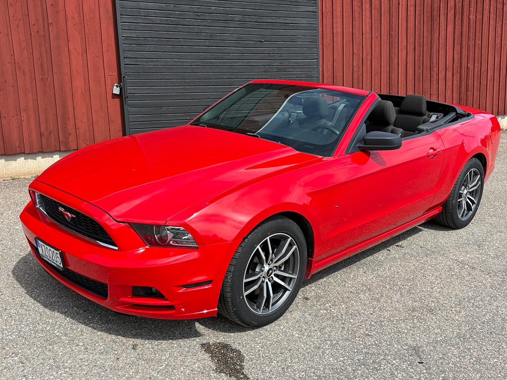 Ford Mustang V6 Convertible ---AVBETALNING---