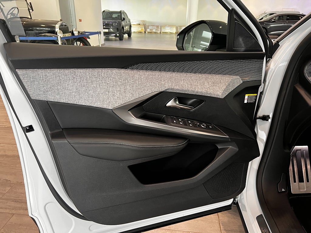 Peugeot 5008 GT PHEV Privatleasing från 4999kr/månad thumbnail