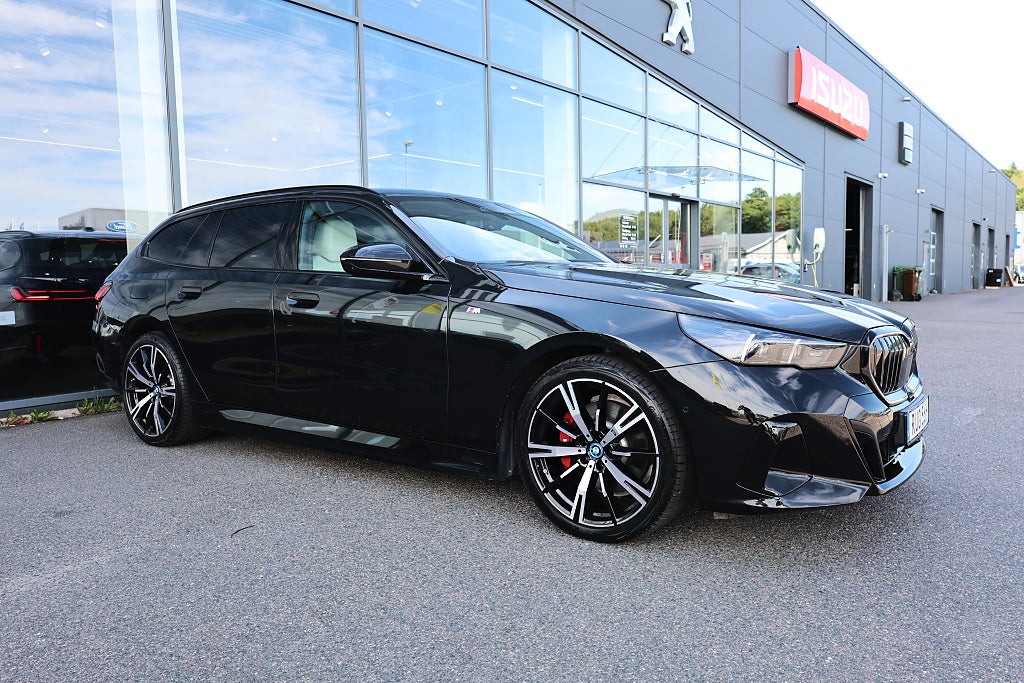 BMW 530e xDrive Touring M Sport Bowers & Wilkins