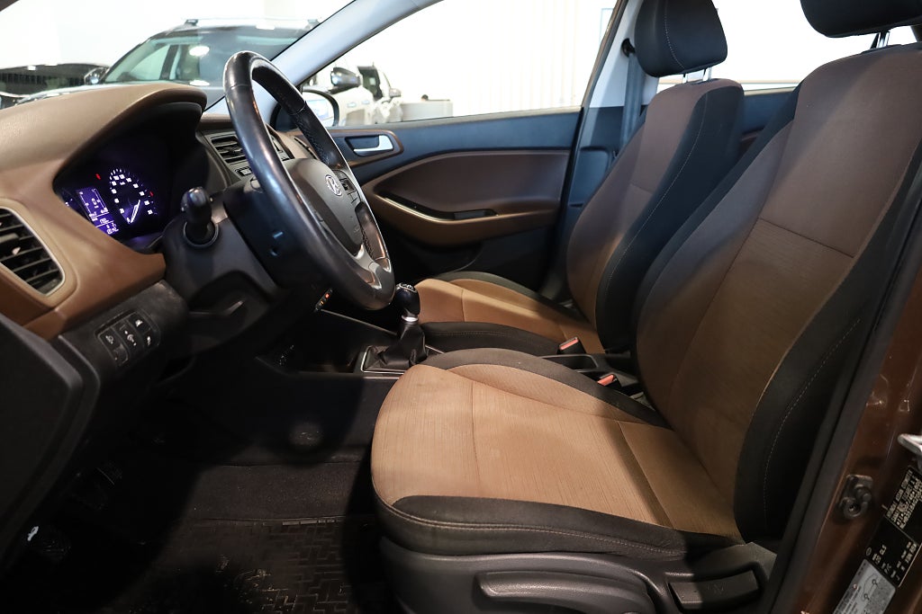 Hyundai i20 1,2 84hk ComfortPlus Blåtand PDC Rattvärme 2016