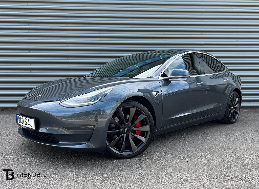 Tesla Model 3 Performance | 3,99%| Kamera | Svensksåld