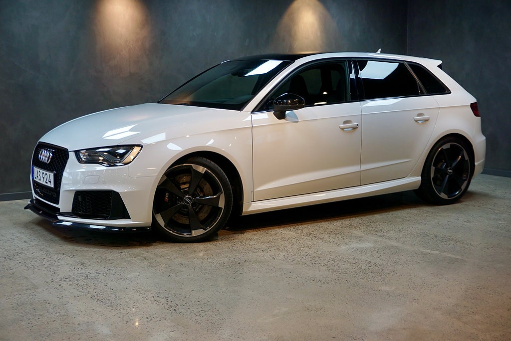 Audi RS3 Sportback Panorama Skalstol B&O 5651 mil