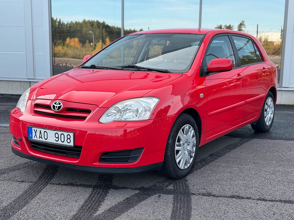 Toyota Corolla 5-dörrars 1.6 VVT-i S&V däck Motorvärmare 