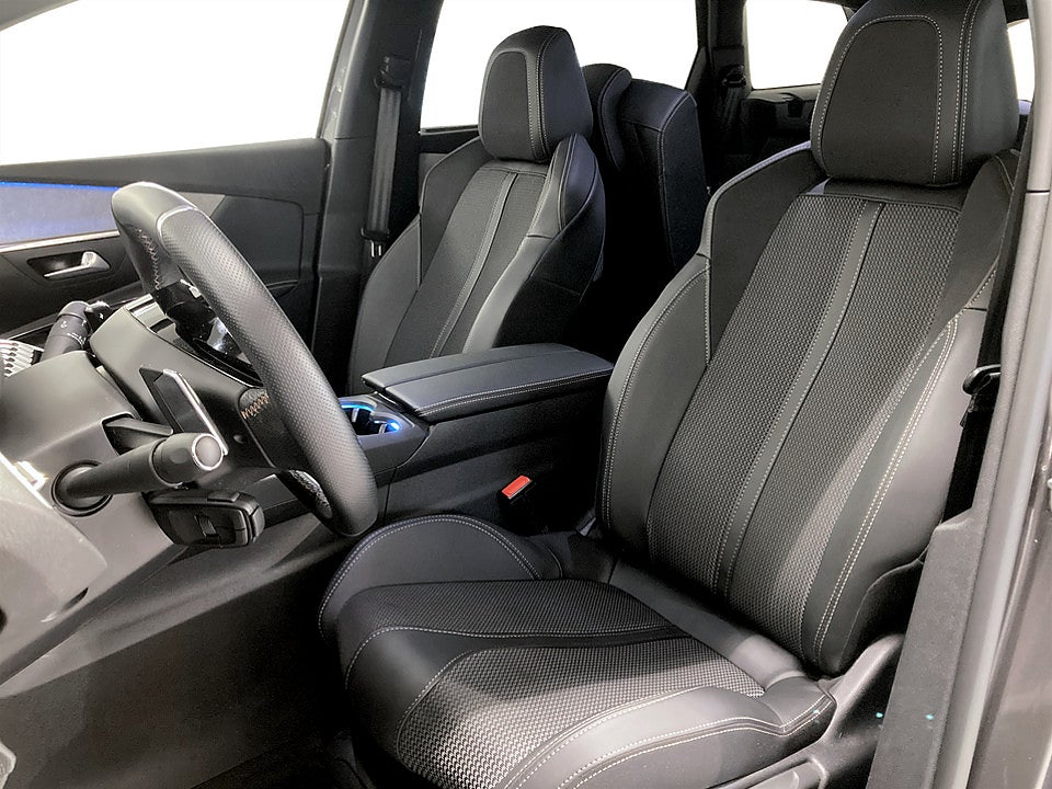 Bild på Peugeot 5008 GT Black Pack 1.2 PT 130hk Aut 7-SITS B-KAMERA