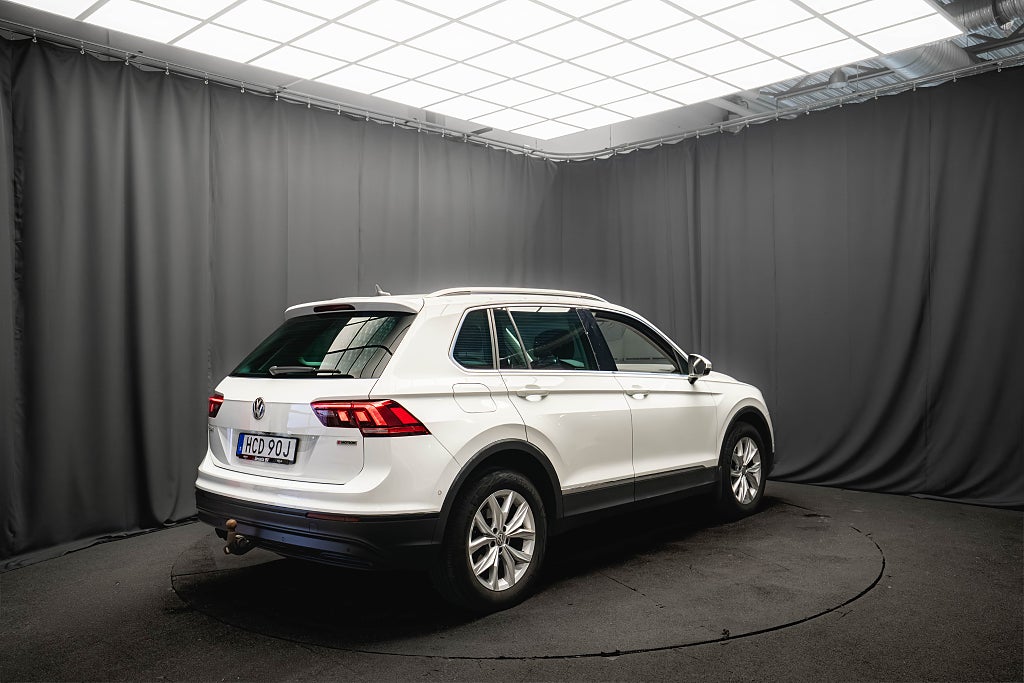 Volkswagen Tiguan 2.0 TSI 4Motion B-VÄRMARE DRAG KAMERA CARPLAY 190hk