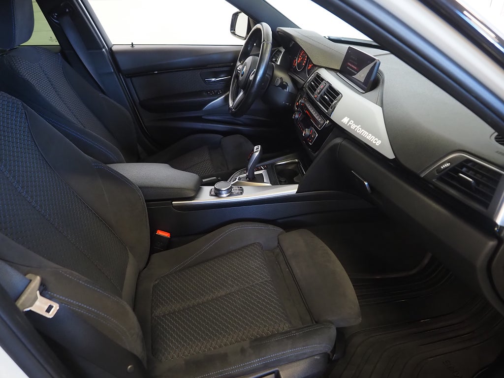 BMW 330e Sedan Steptronic M Sport 252hk Plug-In | Navi | P- Sen