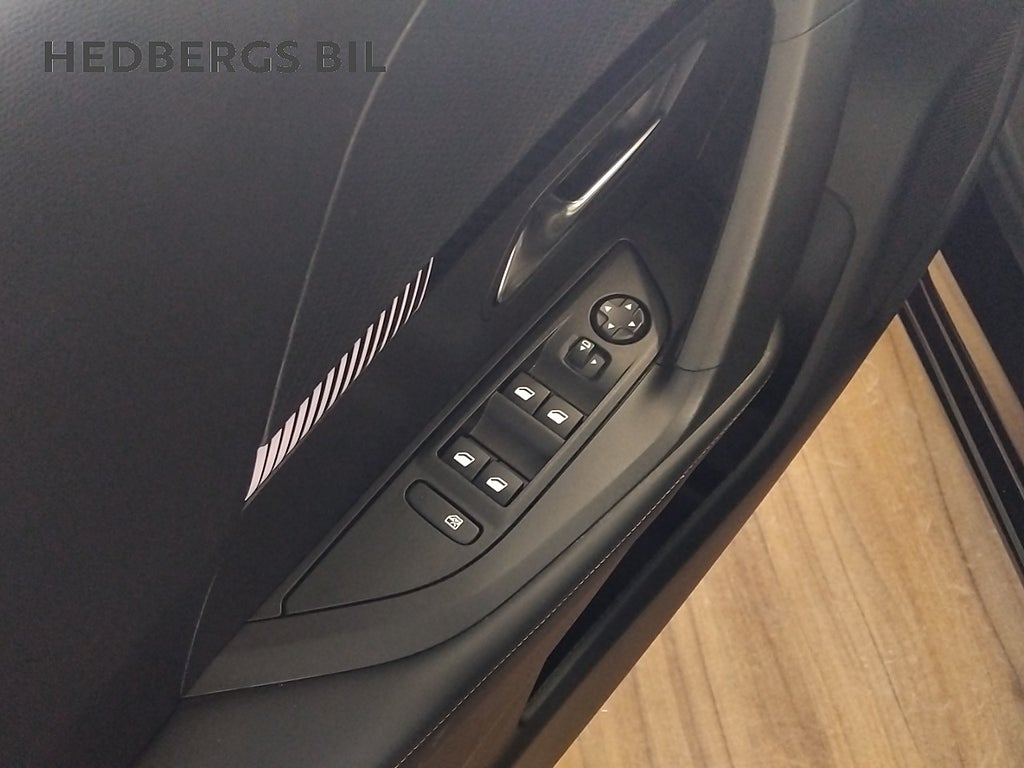 Peugeot 2008 1.2 PureTech 130 EAT GT thumbnail