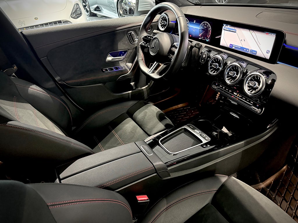 Mercedes-Benz CLA 200 AMG Premium El-stolar 19tum - bild 19