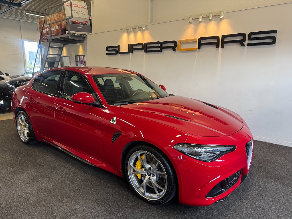 Alfa Romeo Giulia Quadrifoglio 510hk Manuell Carbon Sv-Såld