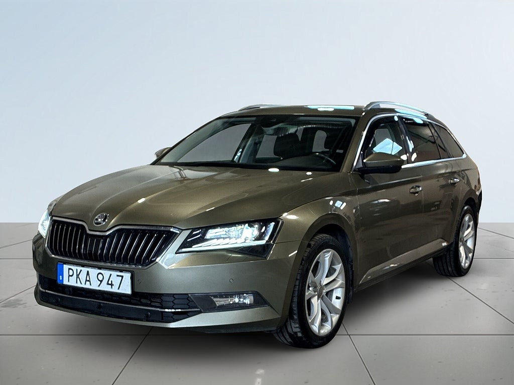 Skoda Superb Kombi 2.0 TDI 4x4 SCR Business Drag Värmare Kamera S&V