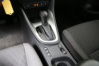 Halvkombi Toyota Yaris 17 av 25