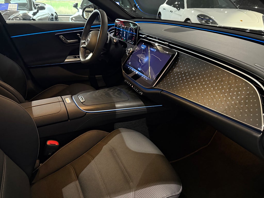 Mercedes-Benz E 300 de 4MATIC AMG Premium 20tum Läder - bild 25