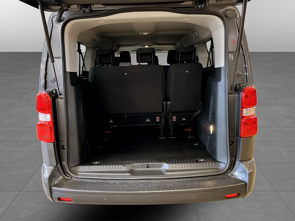 Bild på Citroën SpaceTourer ST PLUS 2.2 BHDi 180hk Aut B-KAMERA NAV