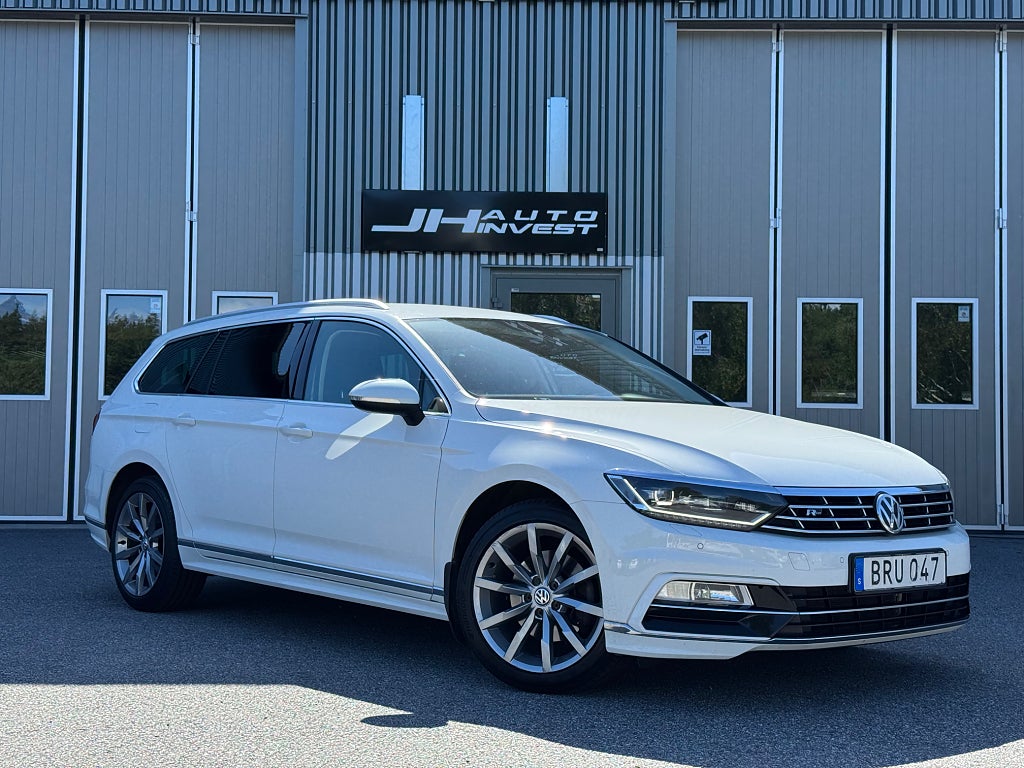 Volkswagen Passat Sportscombi 2.0 TDI R-Line Svensksåld Cockpit Läder 