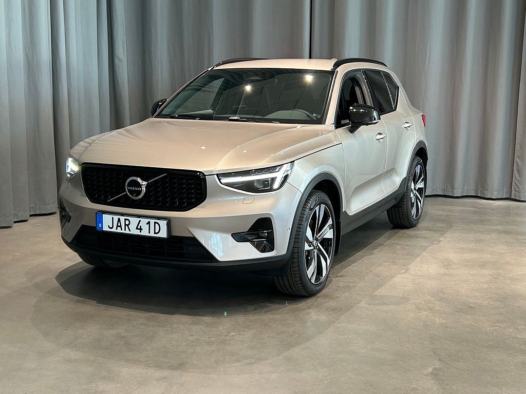 Volvo XC40 B4 FWD Bensin Plus Dark *DRAG/360/V-HJUL*