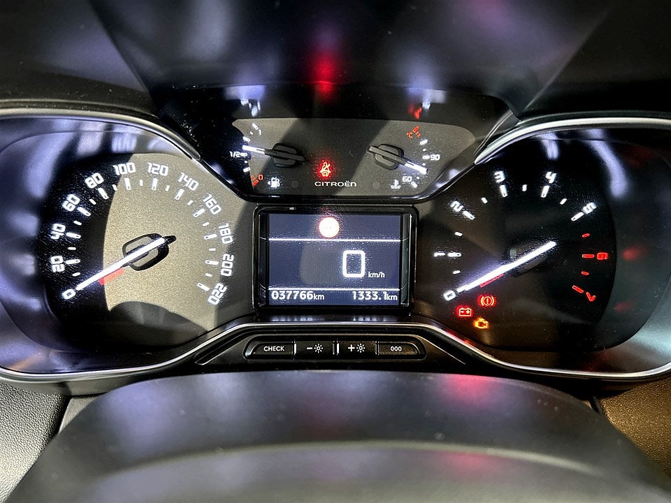 Bild på Citroën C3 Aircross Shine 1.2 PT 130hk Aut - CARPLAY, BACKSENSORER