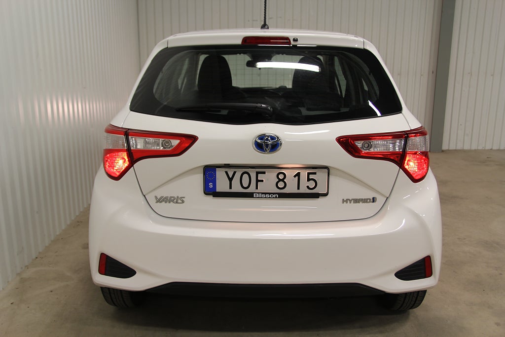 Toyota Yaris Hybrid e-CVT Active Hybrid automat
