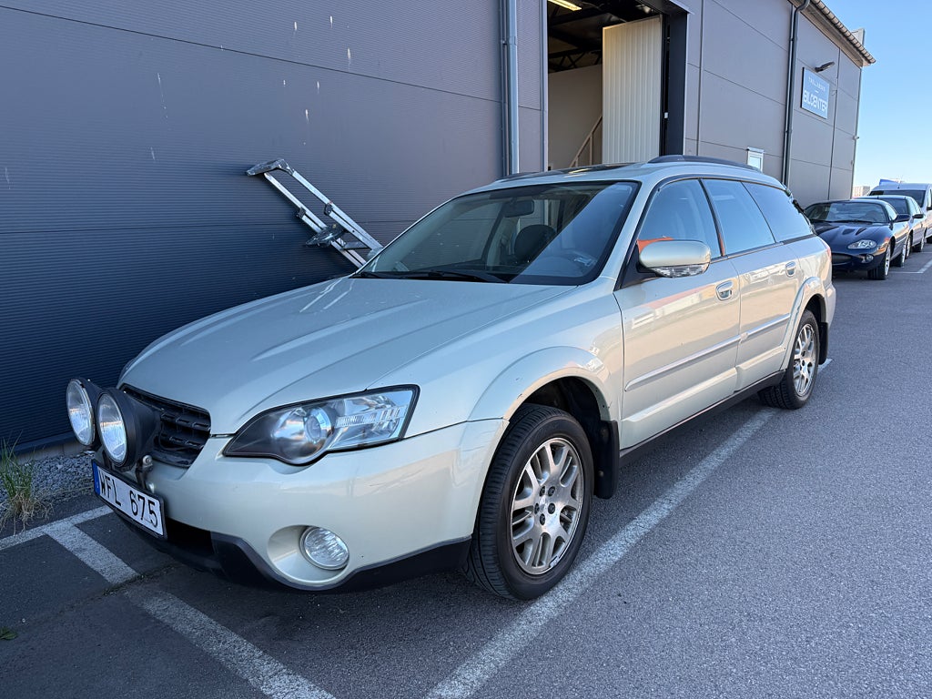 Subaru Outback 2.5 4WD