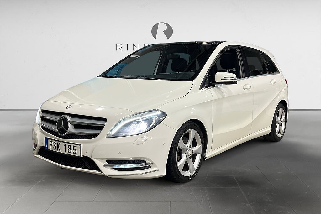 Mercedes-Benz B 180 122 HK SPORT PANO NAVI DELLÄDER FARTHÅLLARE PDC