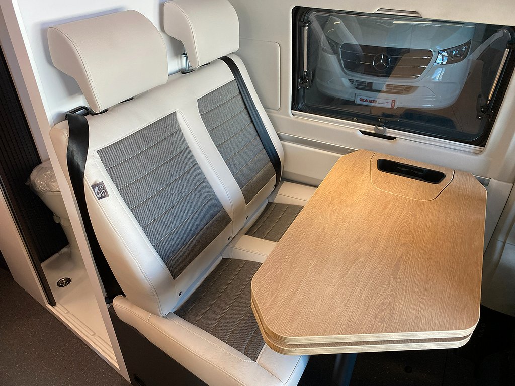 Adria Twin 640 SLB 60Y Ed. / Långbädd / B-körkort / Automat - Adria