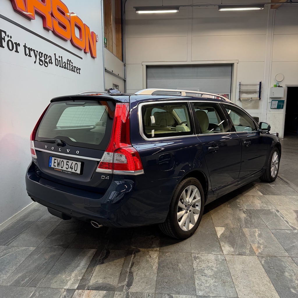 Volvo V70 D4 Inscription Summum Glastak Värmare Drag Läder BLIS