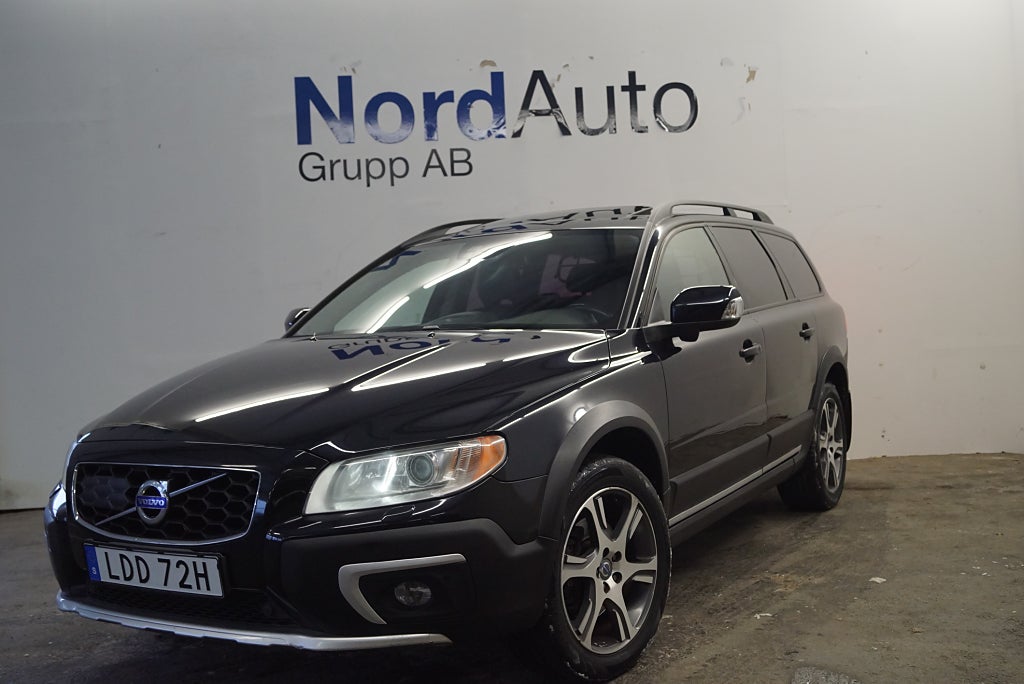 Volvo XC70 D5 AWD AUT 181HK TAKLUCKA NAVI LÄDER B-KAM ELSTOL
