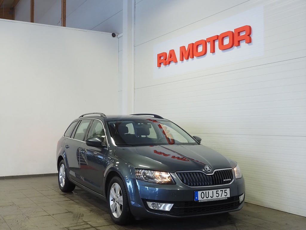 Skoda Octavia 1.6 TDI 110hk Greenline Pluspaket Dragkrok P-Sensorer 2015