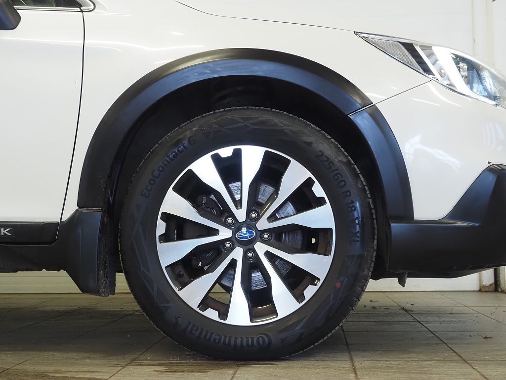 Subaru Outback 2.5 4WD 175hk Lineartronic Ridge Drag M-Värm Kamera 2017