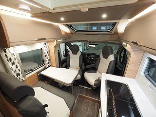 Husbil-halvintegrerad Knaus Van Ti 550 MF 18 av 18