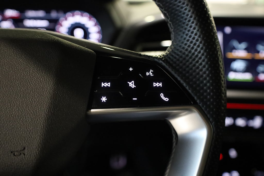 Audi Q4 e-tron Q4 50 e-tron quattro S-Line Navi Kamera Sonos Drag 2022