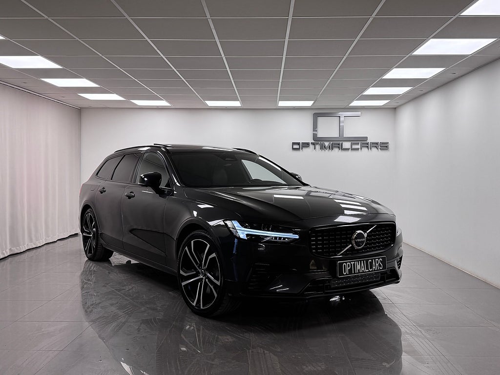 Volvo V90 Recharge T8 AWD 456HK Plus Dark EDT. R-Design Pano B&W