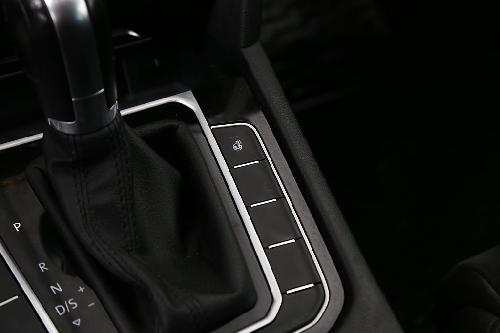 Volkswagen Passat 2,0 TDI 190hk DSG Executive Sportscombi Värmare Drag 2019