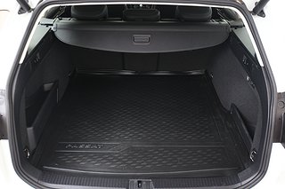 Kombi Volkswagen Passat 21 av 23