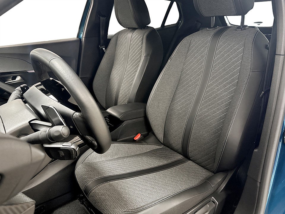 Bild på Peugeot 2008 Allure Hybrid 145hk Aut B-KAMERA CARPLAY