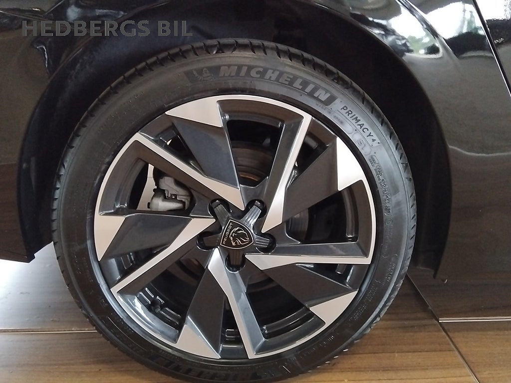 Peugeot 308 sw Hybrid 145 1.2 PureTech -DSC Allure thumbnail