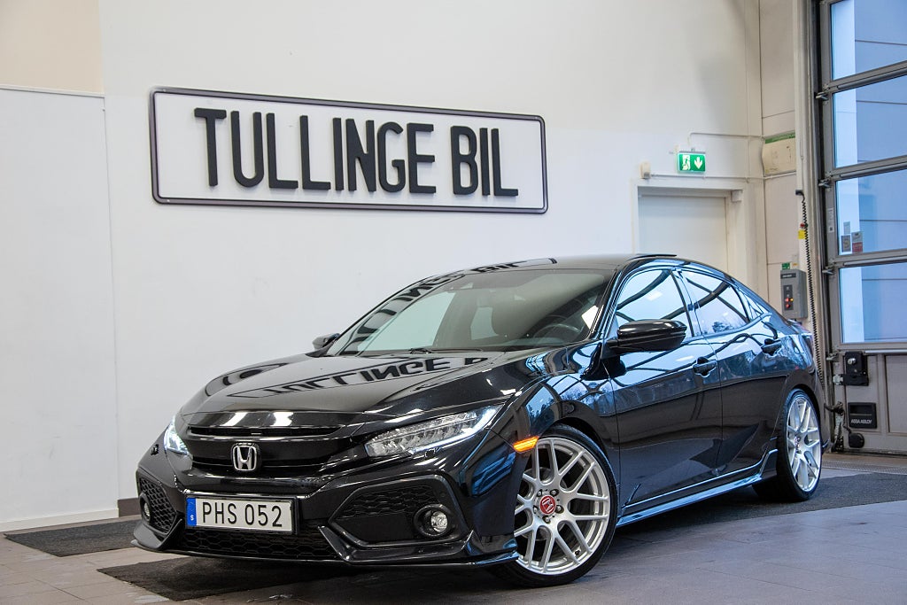 Honda Civic 1.5 i-VTEC Turbo Automat 182HK Panorama Backkamera Navi BLIS 19"