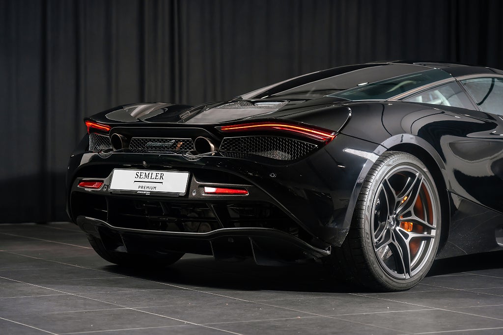 Gallery image 8 of 18