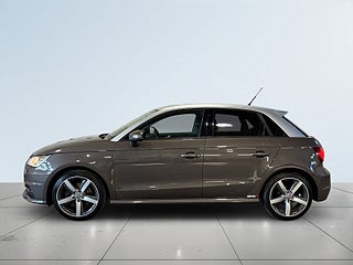 Audi A1 Sportback 1.6 TDI S Tronic ISOFIX Sportstolar/Ratt S&V – bild 3