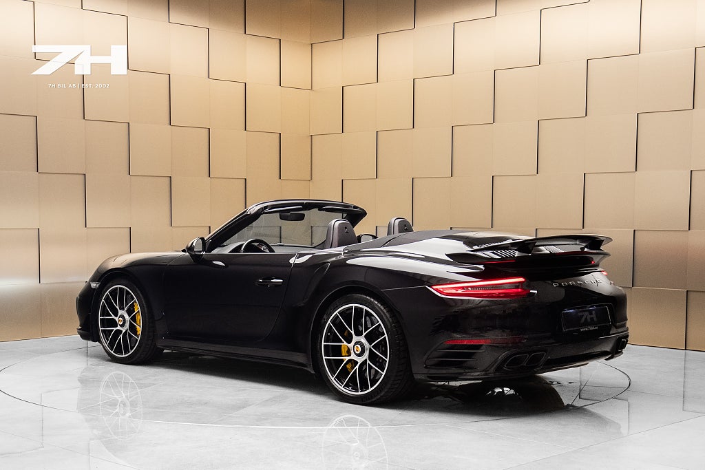 Porsche 911 Turbo S 991 Turbo S Cabriolet Aerokit / Burmester / PCCB / V