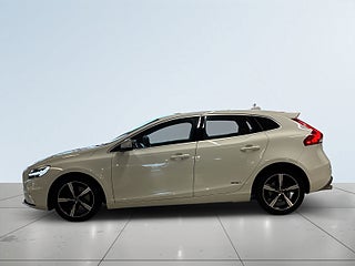 Volvo V40 D3 R-Design Aut Dvärmare B-kamera Farthållare S&V-däck – bild 4