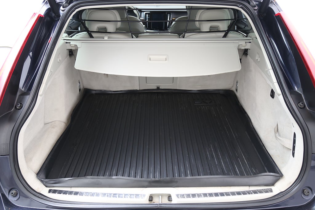 Volvo V90 D4 190hk Aut Inscription Drag Värmare B&W Skinn Head-up 2019