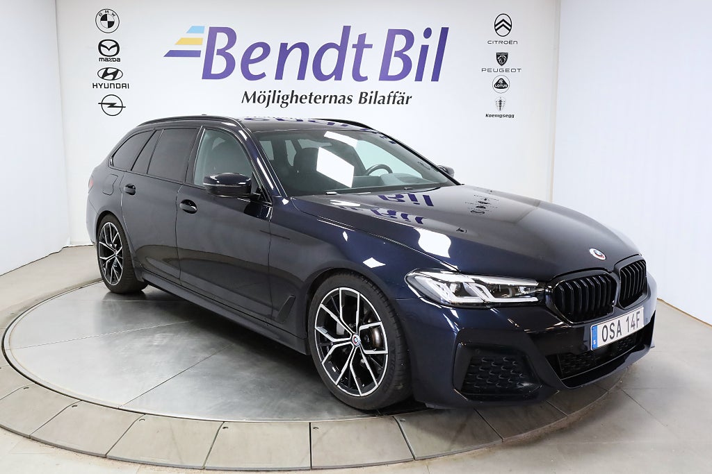 BMW 530e xDrive Touring M Sport/ Komfortstolar/ HarmanKardon