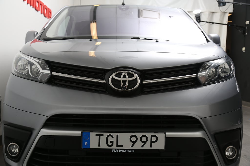 Toyota Proace Verso 2,0 D-4D 177hk Aut 9-sits Värmare Drag Leasbar 2024