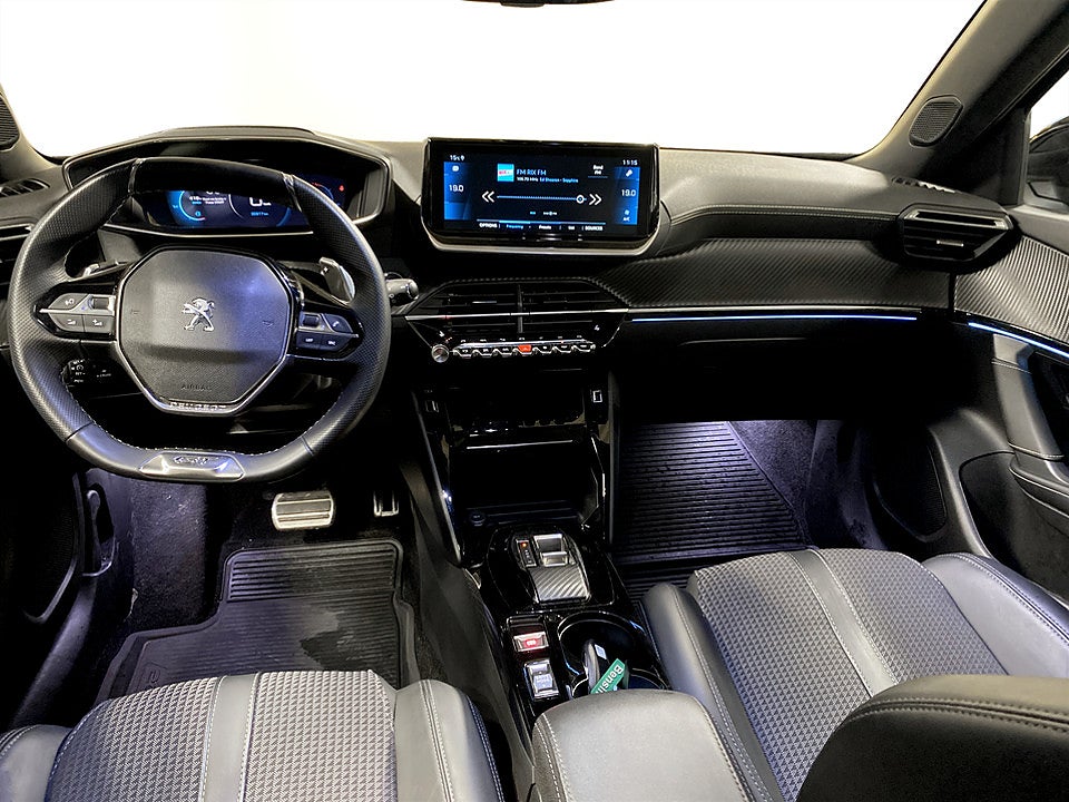 Bild på Peugeot 2008 GT 1.2 PT 130hk Aut B-KAMERA CARPLAY