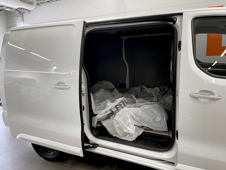 Bild på Peugeot Expert PRO+ 2.0 BHDi 180hk Aut L3 KAMPANJRÄNTA 3,99%