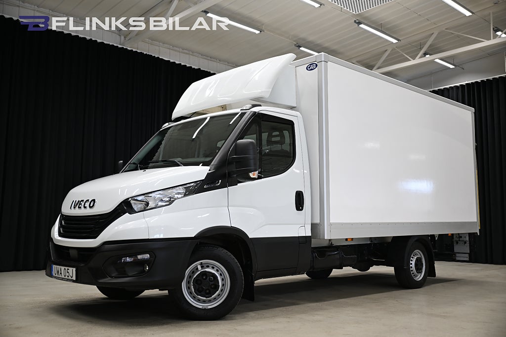 Iveco Daily 136HK Automat|Volymskåp|BG-Lyft|Sidodörr|Backkamera