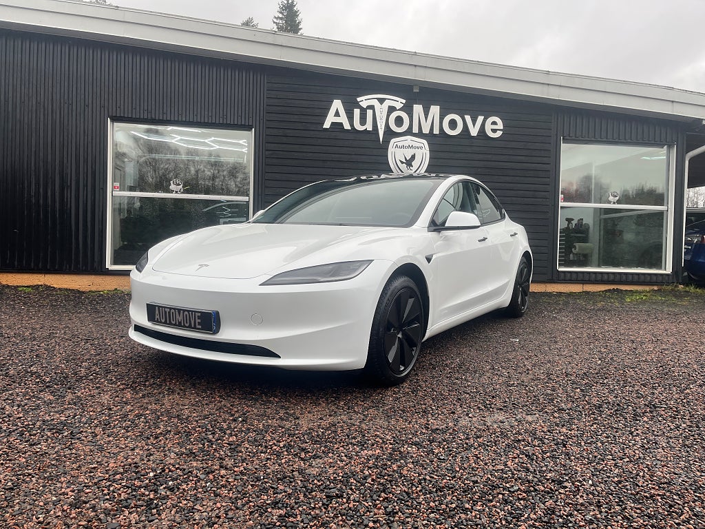Tesla Model 3 Standard Range Highland AP Pano 