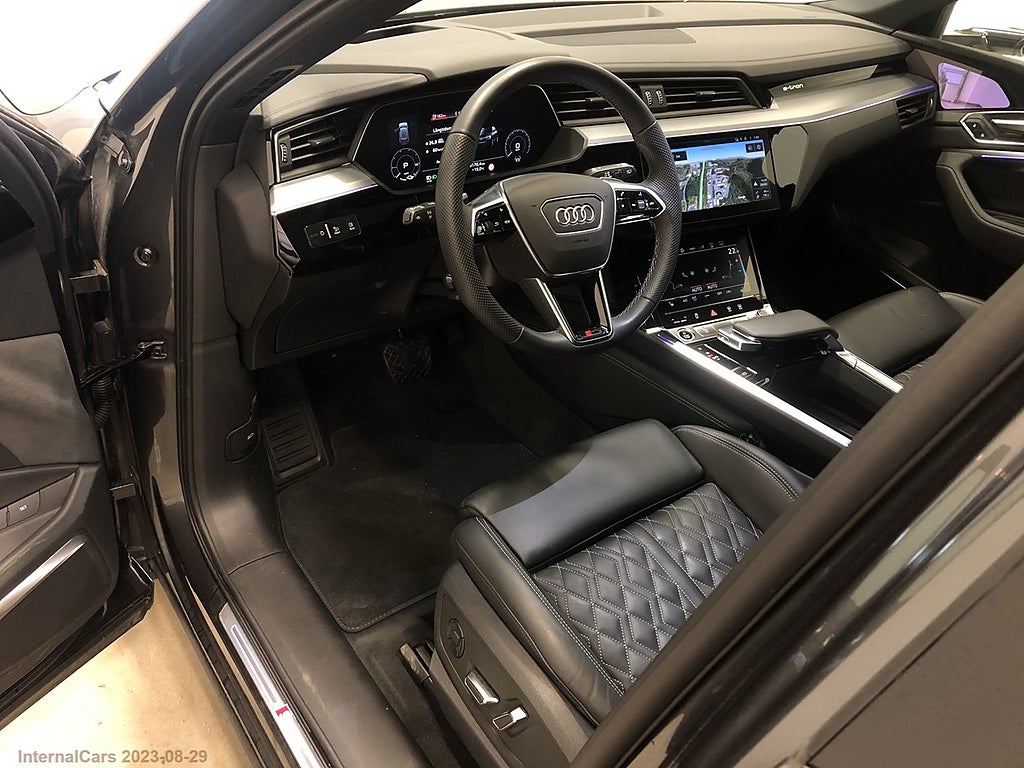 Audi e-tron 55 quattro S-Line 408hk Panorama, BO,Läder